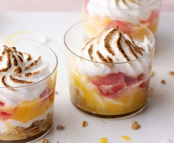 Postre de cítricos y merengue