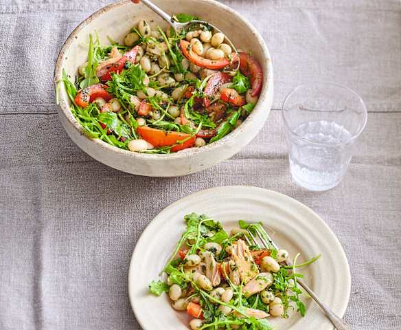 Salade de haricots, tomates  et thon, vinaigrette au pesto