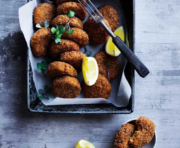 Salmon and corn cakes (10-12 months)