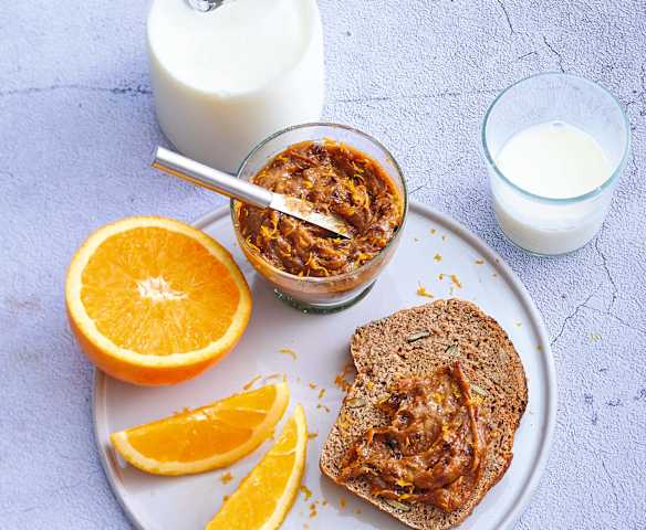 Pâte à tartiner aux pruneaux, aux amandes et à l'orange