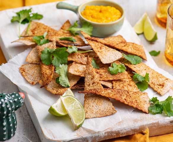 Nachos z tortilli i sos mango-chili Nachos z tortilli i sos mango-chili