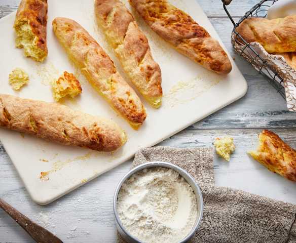 Baguettes apéritives au curry et fromage