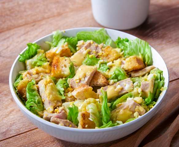 Caesar salad di tonno