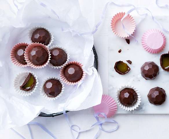Bombones rellenos de crema de maracuyá