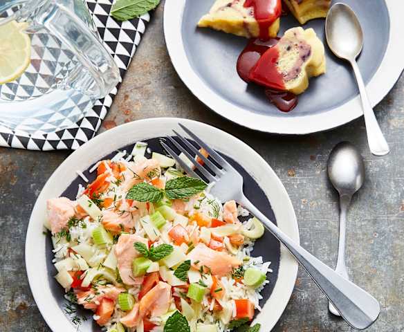 Salade de riz, tomates, fenouil et saumon - Gâteau vanille et fruits rouges