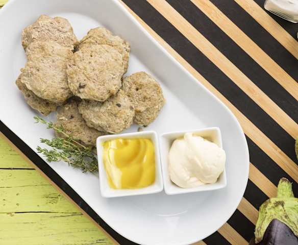 Mini burger di melanzane, manzo e formaggio filante