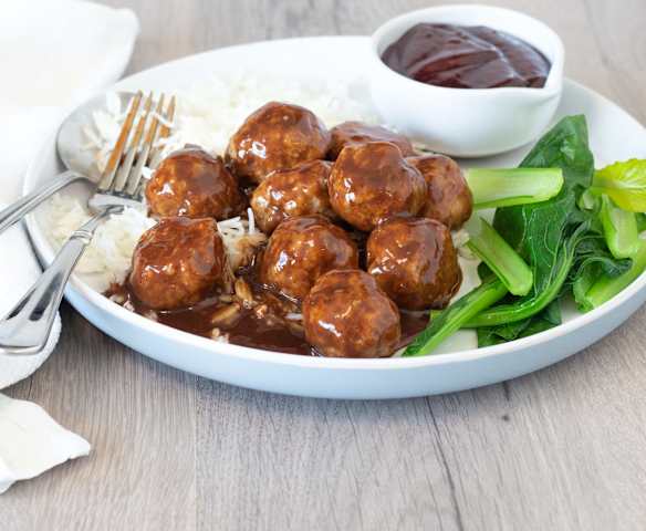 Meatballs in a sticky plum sauce Meatballs in a sticky plum sauce
