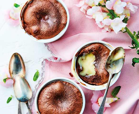 Coulant aux chocolats noir et au lait, insert au chocolat blanc Coulant aux chocolats noir et au lait, insert au chocolat blanc