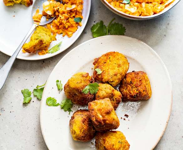 Boulettes de lentilles corail à l’indienne, salade de carottes Boulettes de lentilles corail à l’indienne, salade de carottes