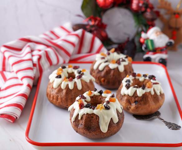 Christmas Berry Kouglof