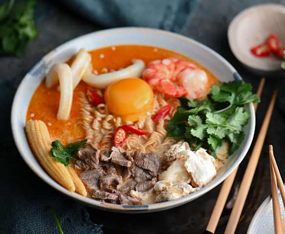 Noodles Tom Yum Estilo Bangkok