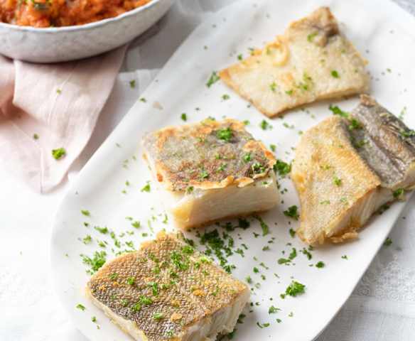 Baccalà con salsa samfaina Baccalà con salsa samfaina