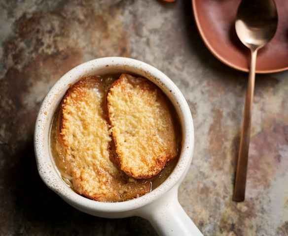Sopa de cebolla en cocción lenta
