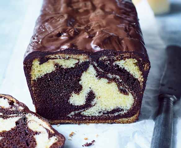 Eierlikörkuchen mit Nuss-Nougat-Swirl