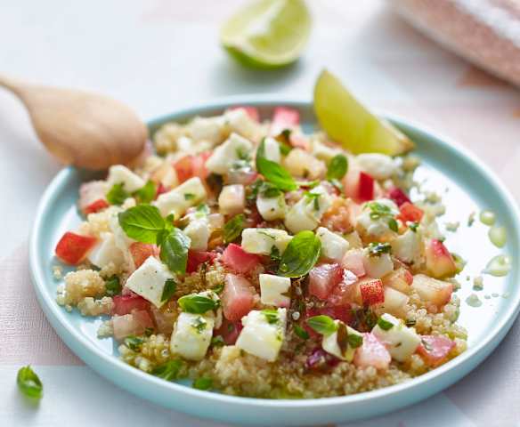 Salade de quinoa aux pêches et mozzarella