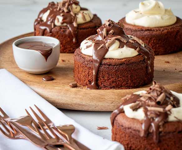 Mini chocolate cakes