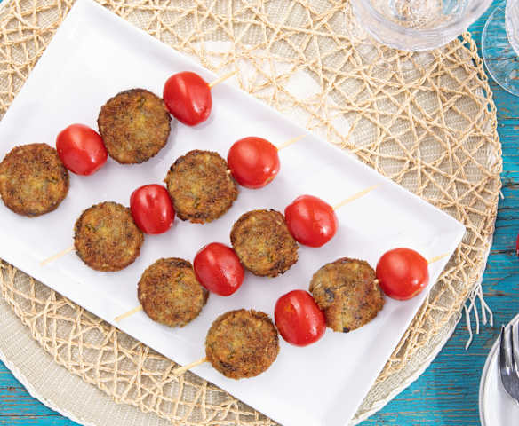 Spiedini con polpette di melanzane e pomodorini Spiedini con polpette di melanzane e pomodorini