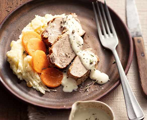 Filet mignon, écrasé de pomme de terre, patate douce et sauce au chèvre