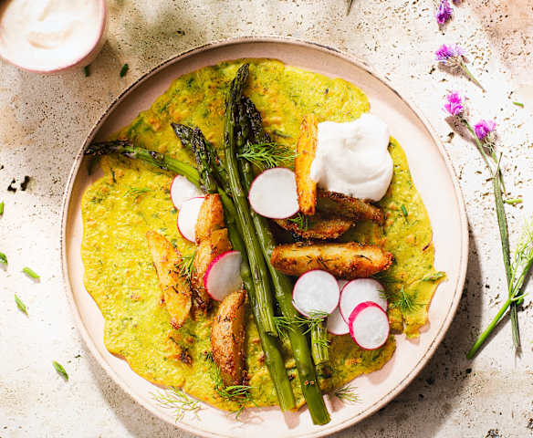 Crêpes con espárragos y patatas