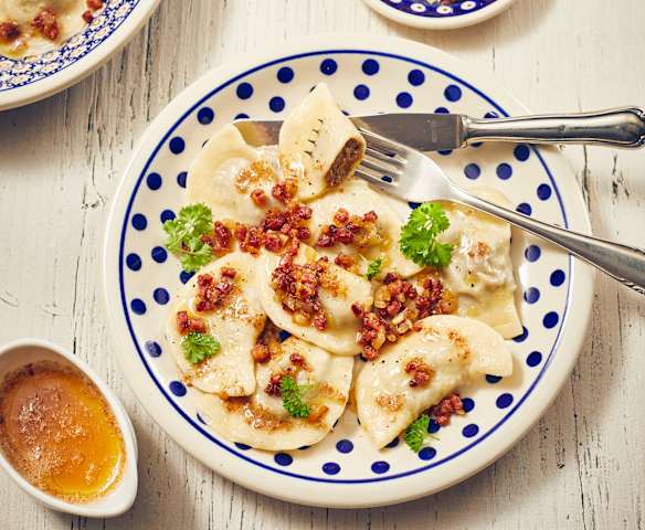 Piroggen mit Fleischfüllung (Pierogi z mięsem)