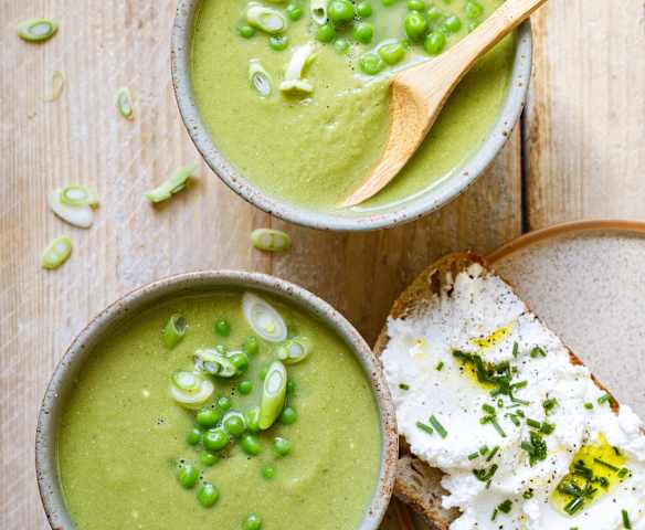 Velouté froid de petits pois à la menthe et à la ricotta