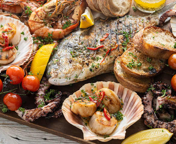 Tabla de marisco y pescado a la parrilla