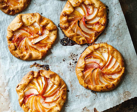 Tartelette rustique aux pêches