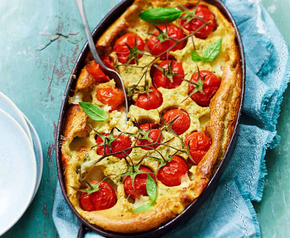 Clafoutis aux tomates cerise, mozzarella et basilic