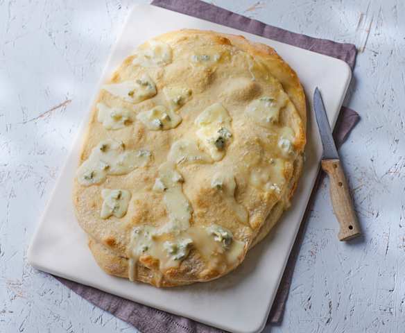 Focaccia ai 4 formaggi Focaccia ai 4 formaggi