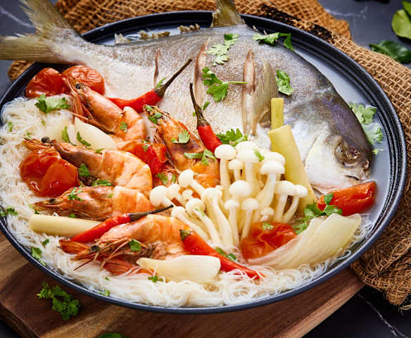 White Tom Yum Seafood Noodles