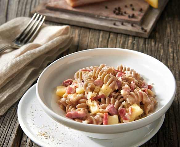 Pasta integrale con toma Piemontese filante