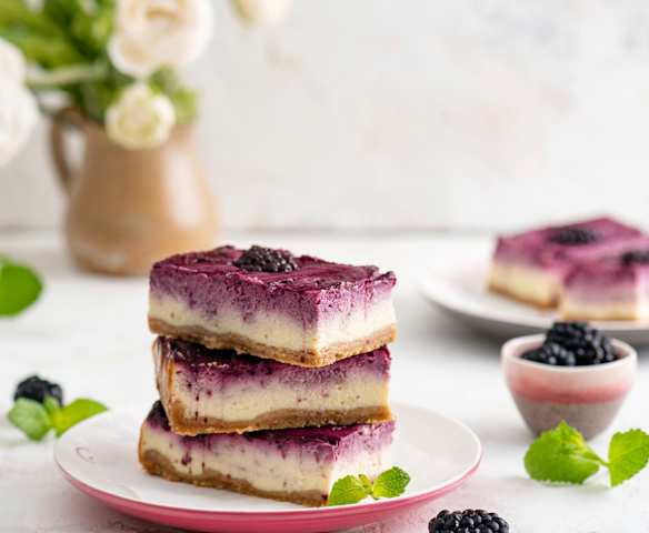 Batoniki sernikowo-jeżynowe