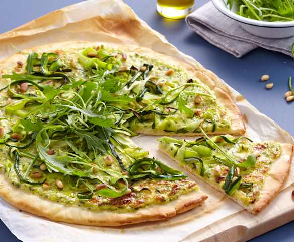 Pizza basilic, courgette et chèvre