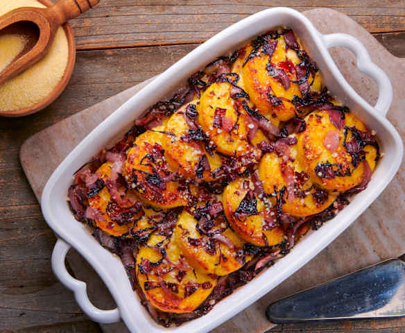 Gnocchi alla romana al pepe nero con radicchio e speck