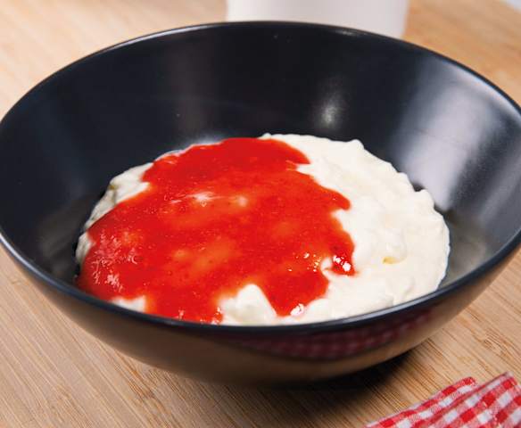 Riskrem med jordbærsaus