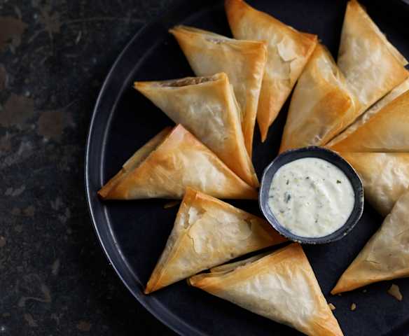 Samosy z farszem z soczewicy i bakłażana