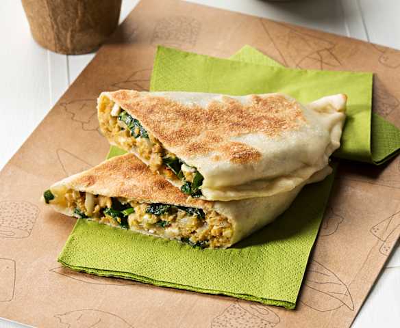 Gözleme de berenjena, espinacas y feta