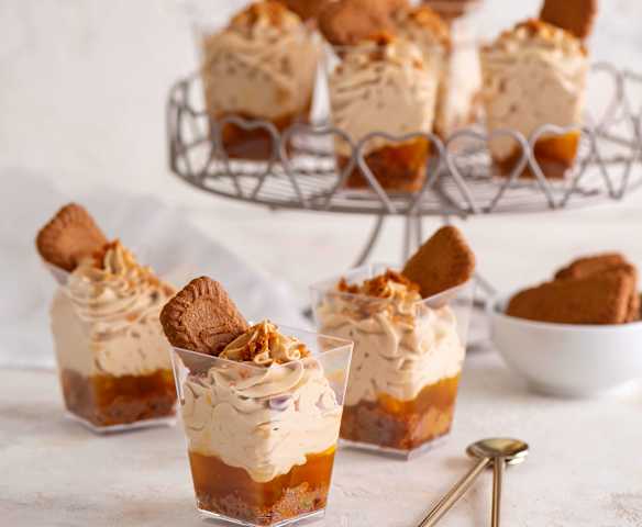 Deser z ciasteczkami korzennymi