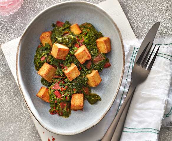 Tofu auf Tomaten-Spinat Tofu auf Tomaten-Spinat
