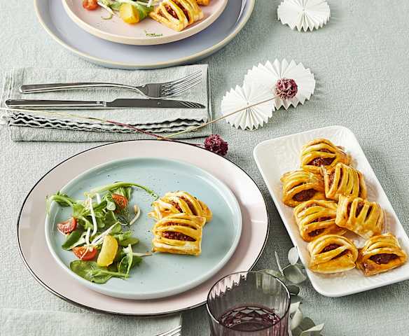 Bocconcini di sfoglia salsiccia e peperoni