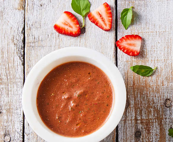 Aderezo de albahaca y fresas