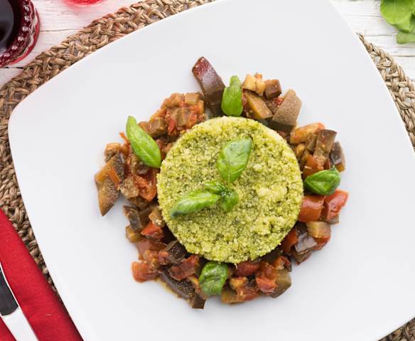 Cous cous al pesto e melanzane Cous cous al pesto e melanzane