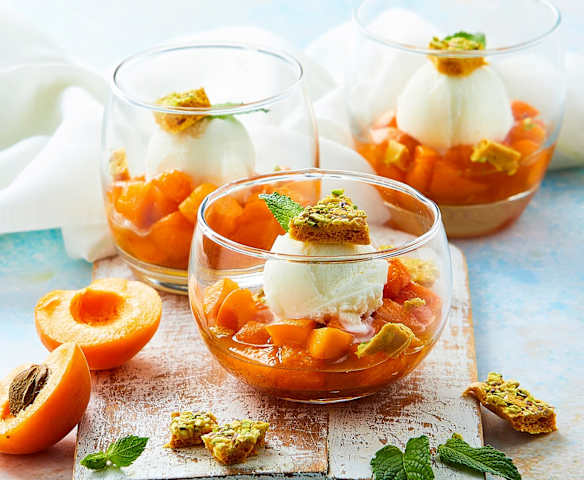 Zuppetta tiepida di albicocche con croccante ai pistacchi (Bimby Friend) Zuppetta tiepida di albicocche con croccante ai pistacchi (Bimby Friend)