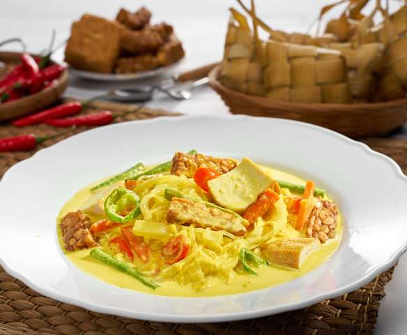 Indonesian Vegetable Stew in Coconut Milk
