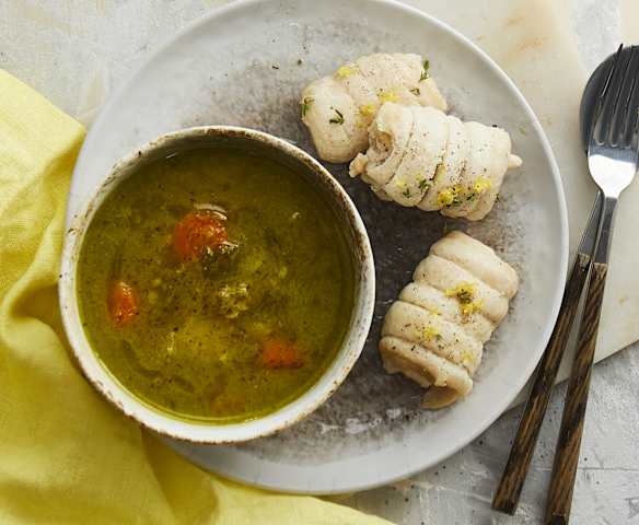 Zuppa di verdure con involtini di sogliola Zuppa di verdure con involtini di sogliola
