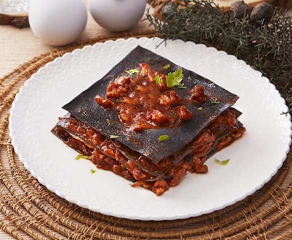 Lasagnette al nero con ragù di polpo