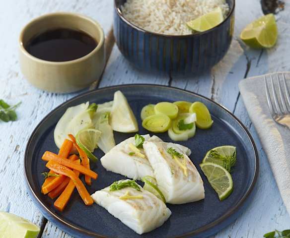 Merluzzo con salsa di soia e zenzero con riso e contorno di verdure autunnali