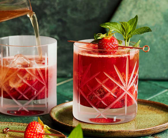 Erdbeer-Kombucha-Mocktail