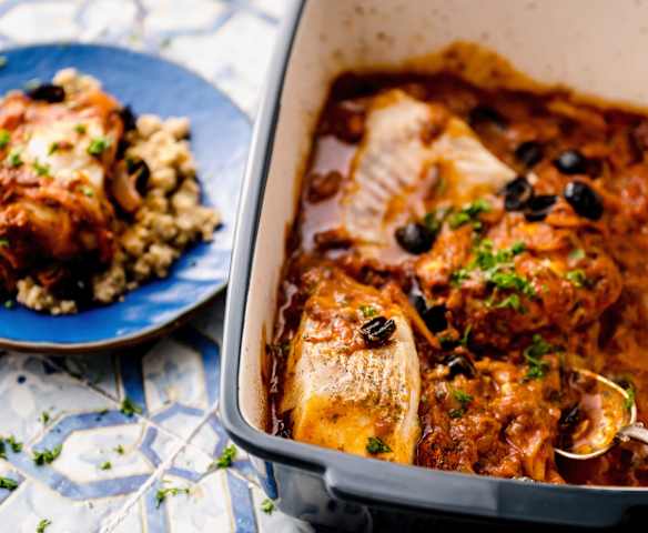 Op Griekse wijze gebakken vis met bulgur Op Griekse wijze gebakken vis met bulgur