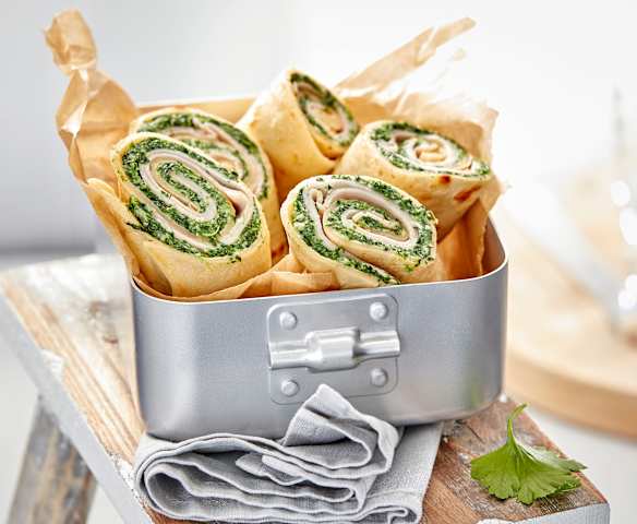 Naleśnikowe wrapy z nadzieniem szpinakowym